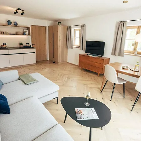 Frialing Apartment *
