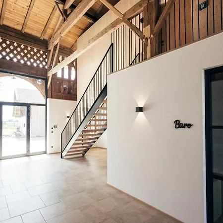 Frialing Apartment *